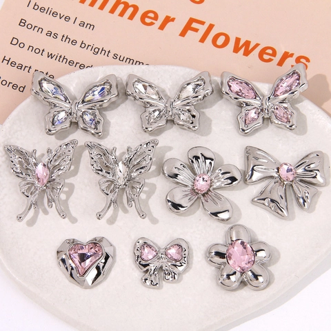 Eleganti Ciondoli per Scarpe in Lega con Strass Farfalla Fiore Cuore Accessori per Decorazione Scarpe DIY per Donna Gioielli di Moda Artigianato