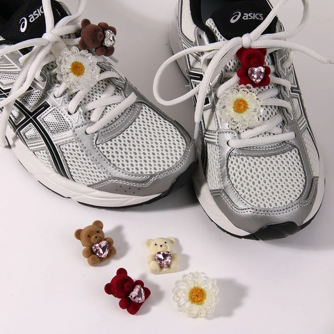 Retro Beflockung Bär Gänseblümchen Schuh-Charms Mit Herz Strass Kunststoff Harz DIY Sneaker Schnalle Zubehör Für Damen Mädchen