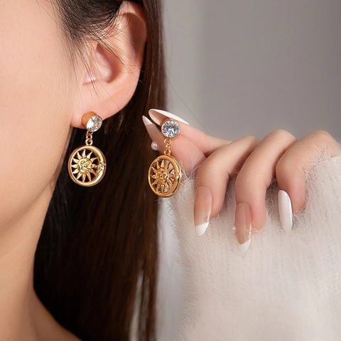 Vintage Stainless Steel Celestial Stud Earrings For Women Gold Plated Sun Moon Star Earrings With Zirconia Fashion Jewelry