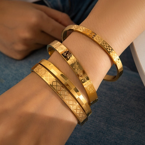 Brazalete Vintage de Acero Inoxidable Chapado en Oro para Mujer Patrón Geométrico de Cuadros y Rosa Joyería de Moda