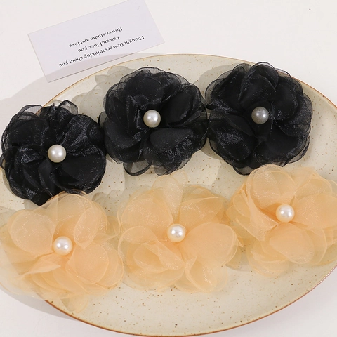 Eleganti Toppe a Fiore in Rete 3D Con Perla Artificial Sintetica Per Clip Capelli Fai-da-te Decorazione Cucito Abbigliamento Accessori Tessili