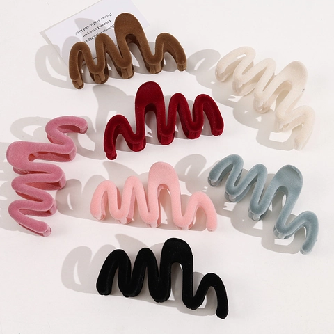 Winter Elegant Beflockt Acryl Wellenförmig Haarklammer Für Damen Weich Groß Rutschfest Mode Haarschmuck Haarnadel