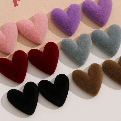 Accessori per Gioielli a Forma di Cuore in Resina Fioccata Patch Colorate per Orecchini Fai-da-Te Custodia per Telefono Fermagli per Capelli Artigianato