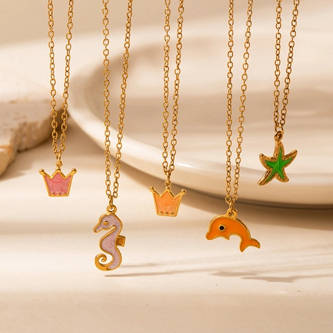 Collier Pendentif Animaux Marins en Acier Inoxydable Émaillé pour Femme Chaîne de Clavicule Hippocampe Dauphin Étoile de Mer Couronne Bijoux