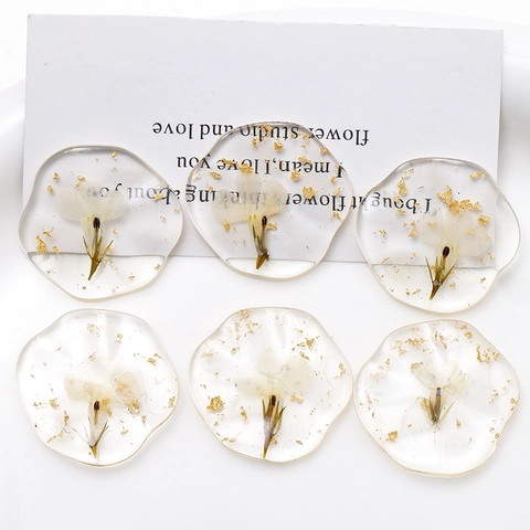 Handmade Clear Resin Irregular Round Pendant With White Dried Flower And Gold Foil For DIY Jewelry Making Crafts Women