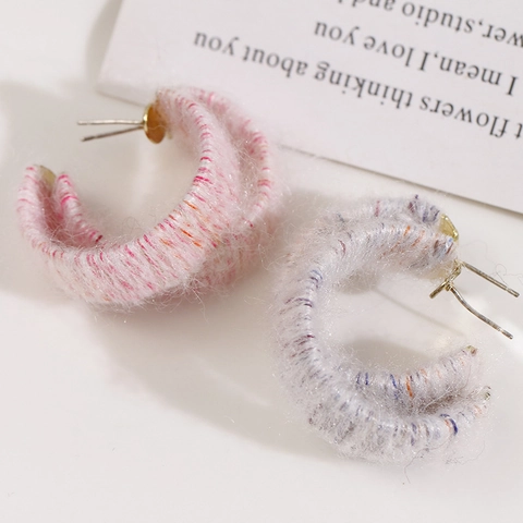 Korean Style Simple C Shape Woolen Yarn Woven Stud Earrings For Women Gentle Alloy Plush Earrings Autumn Winter Jewelry