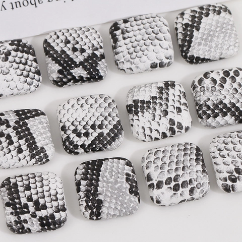 Accessori DIY Bottone in Pelle con Stampa Pitonata Quadrata Toppa con Motivo Animale Monocromatico per Custodia Telefono