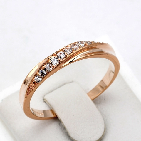 Eleganter Kupfer Zirkon Twisted Wave Ring Für Damen 18K Roségold Beschichtet Strass Kreuzband Ring Täglicher Hochzeitsschmuck
