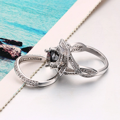 Elegant Platinum Plated Copper Cubic Zirconia Ring Set With Round Black Stone Inlaid Rhinestone Anniversary Jewelry For Women