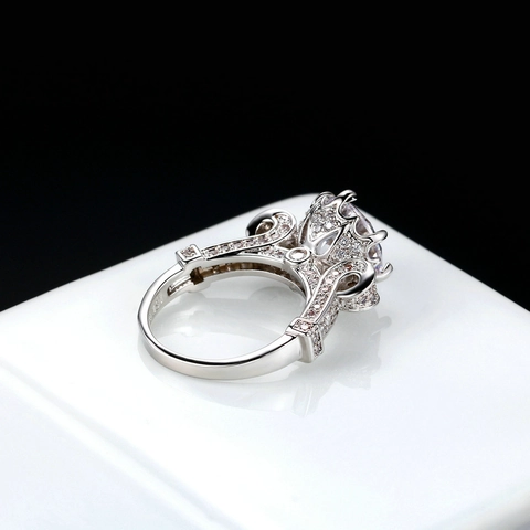 Fashion Copper Cubic Zirconia Engagement Ring For Women Round Cut Zircon Micro Pave Luxurious Wedding Party Band Jewelry Gold Plated Ring
