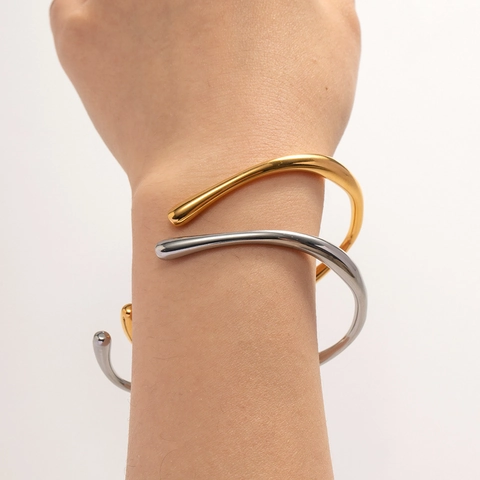 Bracelet Jonc Ouvert Minimaliste à Vagues Irrégulières pour Femmes en Acier Inoxydable Poli Effet Métal Liquide Bijoux de Haute Qualité Cadeau