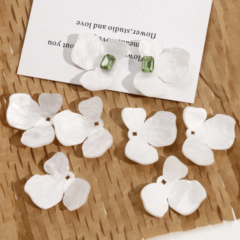 Dijes de Flores Blancas de Acrílico Irregular Accesorios de Joyería de Bricolaje para Pendientes Pinzas para el Cabello