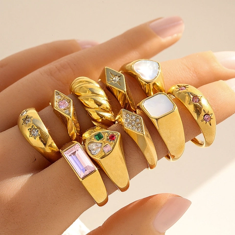 Anillo de Acero Inoxidable Vintage para Mujeres Hombres Chapado en Oro Strass Perla Artificial Corazón Estrella Geométrico Joyería Retro