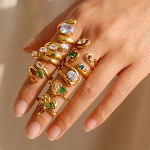 Lussuoso Anello Aperto in Acciaio Inossidabile con Cuore di Zirconia per Donna Strass Colorati Design Geometrico Artistico Gioielli
