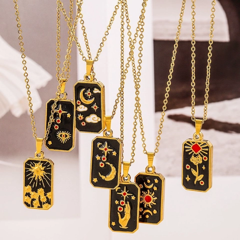 Collana con Ciondolo Tarocchi in Acciaio Inossidabile Vintage per Donna Uomo Placcato Oro Celeste Sole Luna Rosa Stella Bussola Gioielli