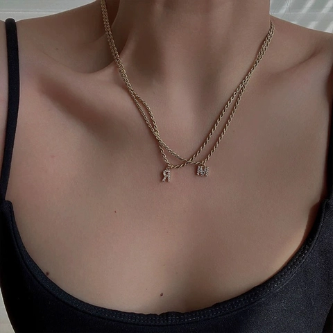 Collana a Corda in Acciaio Inossidabile Placcato Oro per Donna Ciondolo con Iniziale in Rame con Strass Gioielli Alfabeto