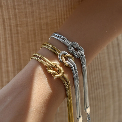 Minimalistisch Roestvrij Staal Slangenketting Knoop Armband Voor Vrouwen Trendy Gedraaide Liefdesknoop Polsband Elegante Verstelbare Sieraden