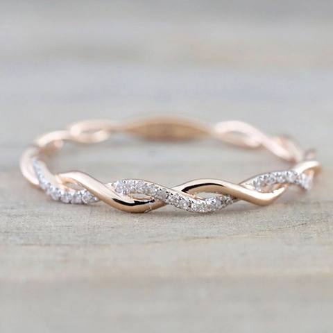 Fashion Alloy Twisted Rope Ring For Women Elegant Pavé Rhinestone Stackable Finger Ring Minimalist Jewelry Accessory Gift