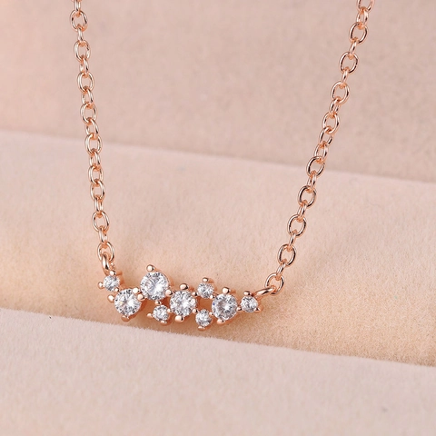Minimalistische Vergulde Koperen Ketting Voor Vrouwen Elegante Onregelmatige Zirconia Cluster Hanger Sleutelbeenketting Sieraden Cadeau