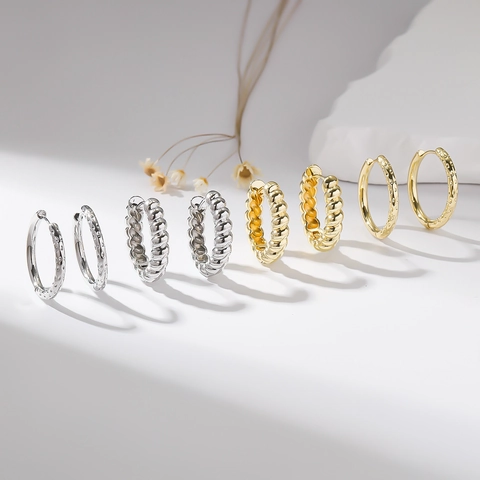 Boucles d'Oreilles Créoles en Cuivre Hypoallergéniques pour Femmes Plaquées Or Argent Grandes Créoles Torsadées Martelées Bijoux