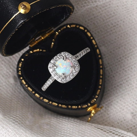 Elegant Copper Platinum Plated White Blue Opal Halo Engagement Ring For Women Vintage Zirconia Inlaid Wedding Promise Ring Jewelry