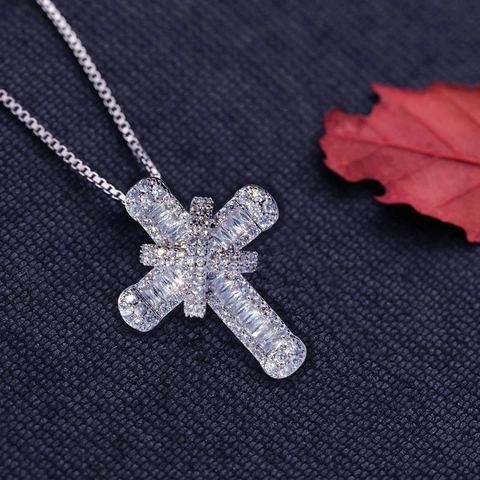 Hip Hop Copper Zirconia Cross Pendant Necklace For Men Women Iced Out Religious Gothic Street Style Bling Jewelry Accessory