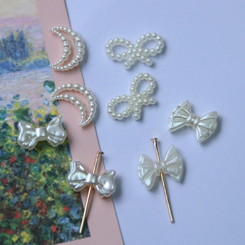 Ciondoli Mini Perla Artificial Fiocco Luna Stella per Creazione Gioielli Fai da Te Decorazione Scarpe Materiale Artigianale Bianco Crema