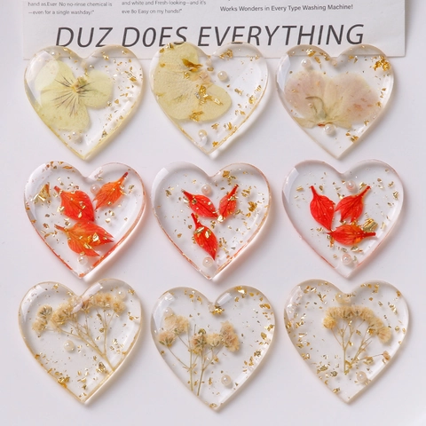 Colgantes de Resina Forma de Corazón Con Flores Secas Pan de Oro Perla Artificial Dijes DIY Para Pendientes Accesorios