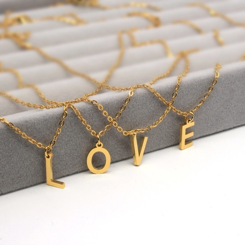 Collier Pendentif 26 Lettres Initiales en Acier Inoxydable 316L Minimaliste pour Femmes Bijoux Cadeau Chaîne de Clavicule Plaqué Or Argent