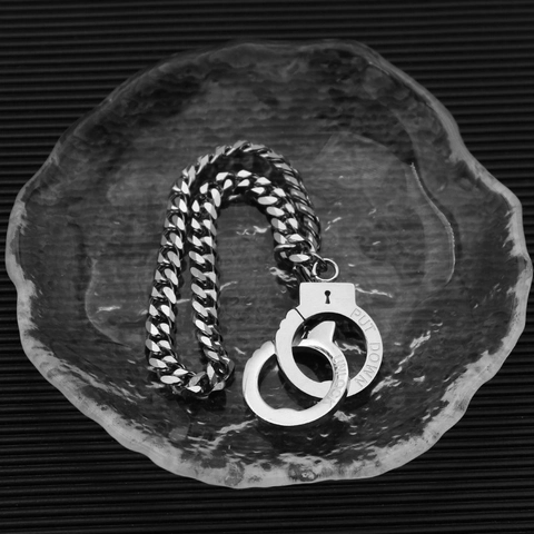 Handcuff Pendant Stainless Steel Cuban Link Bracelet For Men Women Hip Hop Punk Style Jewelry Polished Handcuff Chain Bracelet