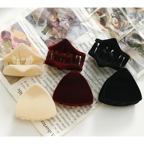 Pequeña Pinza De Pelo Triangular Flocada Material DIY Terciopelo Oreja De Gato Accesorios Para Niños Mujeres Joyería Hecha A Mano