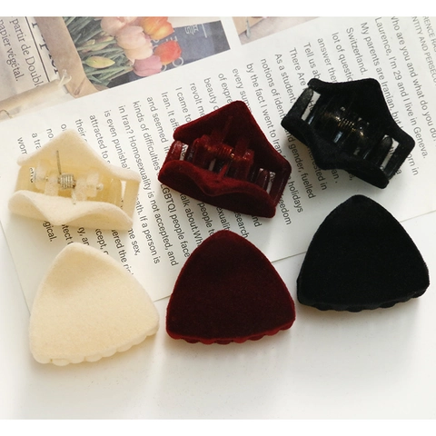 Pequeña Pinza De Pelo Triangular Flocada Material DIY Terciopelo Oreja De Gato Accesorios Para Niños Mujeres Joyería Hecha A Mano