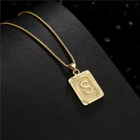 Collier Pendentif Rectangulaire Lettre Initiale en Acier Titane Rétro Minimaliste Or Argent Plaque Chaîne Box Bijoux Homme Femme