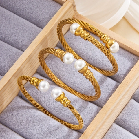 Brazalete de Lujo de Acero de Titanio con Cable Torsonado Chapado en Oro de 18K para Mujer Brazalete de Malla Abierto Ajustable con Perla Artificial Joyería Elegante