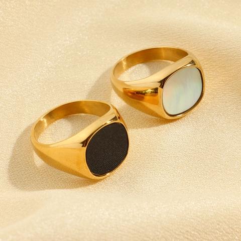 Bague Vintage en Acier Inoxydable avec Nacre pour Femme Chevalière Carrée Géométrique Plaquée Or Bijoux de Doigt Chic Français