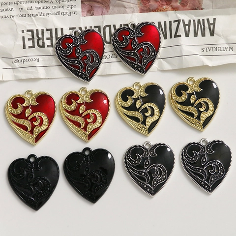 Ciondolo a Cuore in Lega Vintage Gotico Charm con Rilievo a Volute in Smalto Accessori Gioielli Fai-da-te per Collane Orecchini