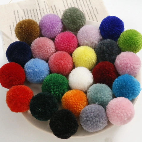 Pompon Rotondi in Filato di Lana Colorati Fatti a Mano per Gioielli Fai da Te Orecchini Accessori per Capelli Cappelli