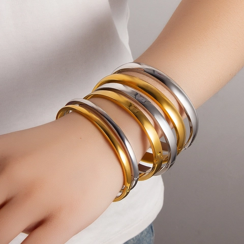 Minimalist Bangle Bracelet Stainless Steel 18K Gold Plated Hinge Closure High Polished Mirror Finish Trendy Women