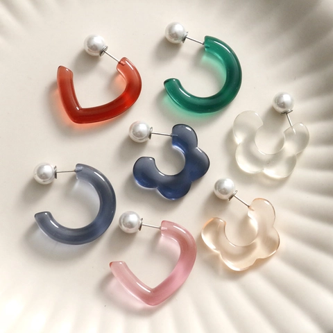 Boucles d'oreilles Clous Sucrées en Résine Translucide Glacée Fleur Coeur Forme C avec Perle Artificielle pour Femme Bijoux DIY
