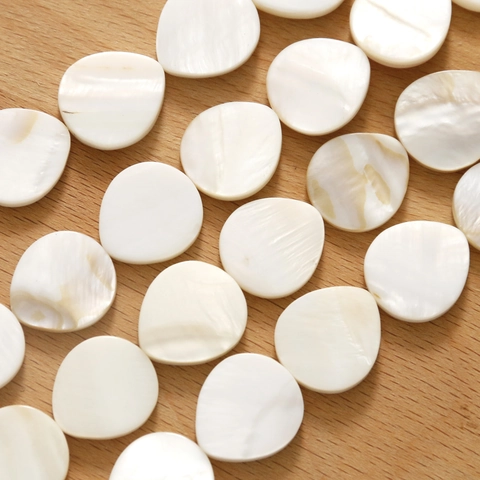 Ciondolo a Goccia d'Acqua in Ceramica in Stile Giapponese per Creazione di Gioielli DIY Accessori per Ciondoli Bianchi Effetto Conchiglia