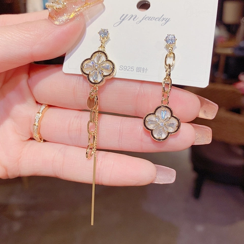 Pendientes Colgantes de Trébol de Cuatro Hojas Asimétricos Con Poste de Plata de Ley 925 Cobre Bañado en Oro Zirconia Borla Pendientes para Mujer Joyería Regalo