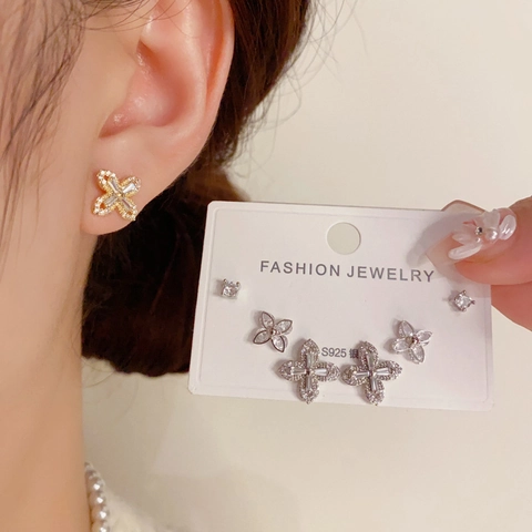 Ensemble de Boucles d'Oreilles Trèfle à Quatre Feuilles Sophistiqué Avec Micro Pavé Zircone Tige Argent Sterling 925 Cuivre Plaqué Or Femme
