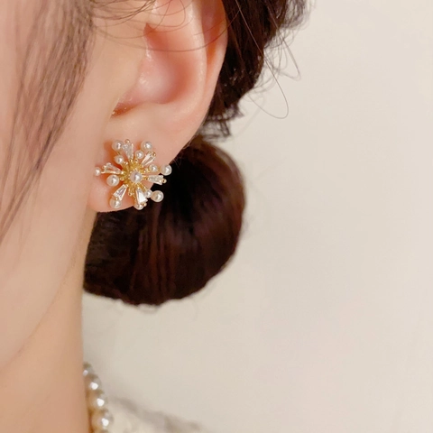 Elegante Kupfer Zirkonia Künstliche Perle Blume Schmuckset Für Damen Schneeflocke Anhänger Halskette Ohrstecker Hochzeit Party Geschenk