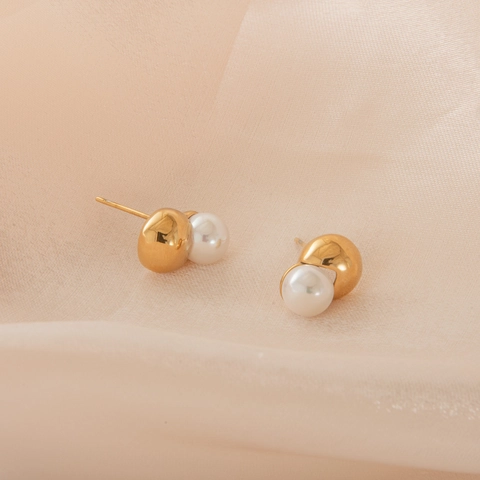 Gothic Stainless Steel Artificial Pearl Stud Earrings With 18K Gold Plating Vintage Camellia Flower Fashion Earrings For Women