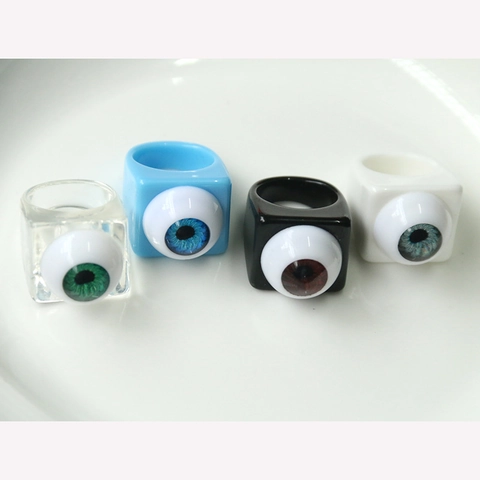 Quirky Personality Realistic 3D Eyeball Resin Ring Punk Gothic Style Square Base Finger Ring For Halloween Party Jewelry