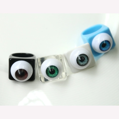 Quirky Personality Realistic 3D Eyeball Resin Ring Punk Gothic Style Square Base Finger Ring For Halloween Party Jewelry