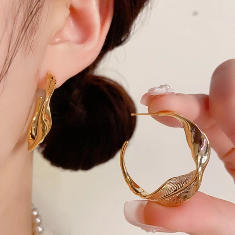 Vintage Copper Feather C-Shaped Hoop Earrings With 925 Sterling Silver Post Fashion Real Gold Plated Leaf Earrings For Women