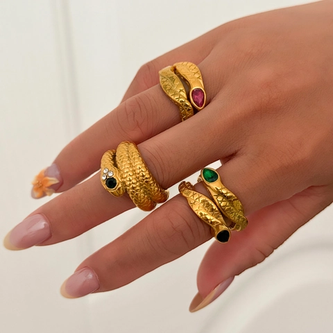 Luxurious 18K Gold Plated Titanium Steel Snake Ring With Detailed Scaled Texture Colorful Water Drop Rhinestone Serpent Ring For Women