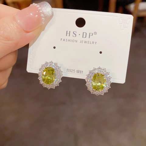 Boucles d'Oreilles Clous Zirconia Vert Olive Forme Oeuf de Pigeon pour Femmes Avec Tige en Argent Sterling 925 Bijoux