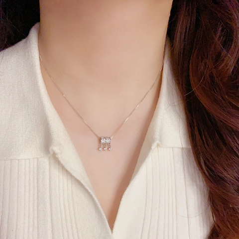 Elegante Koperen Strass Cilinder Hanger Ketting Voor Vrouwen Mode Kwastje Sleutelbeen Ketting Licht Luxe Sieraden Accessoires